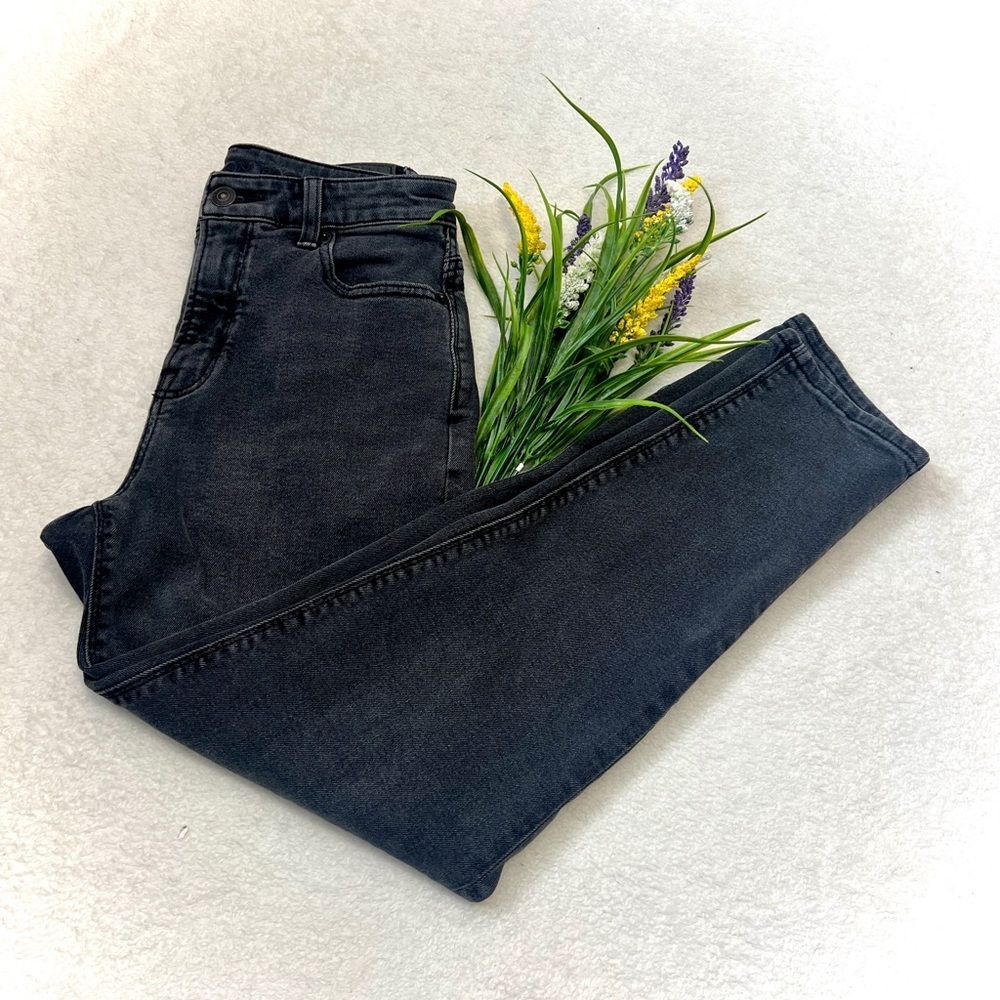American Eagle Black High Rise Mom Jean - Size 0S (25")